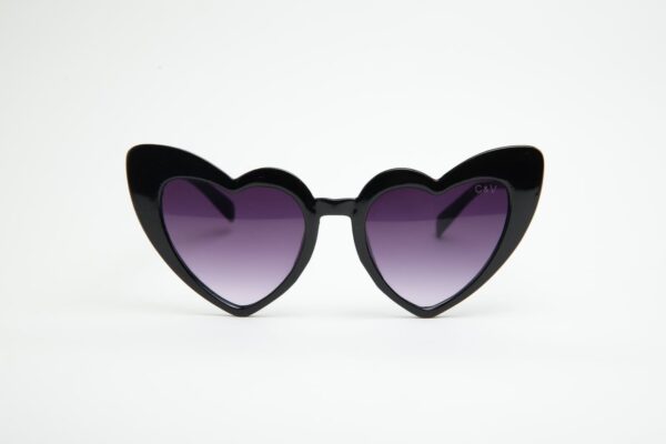 Vintage Heart (Black)