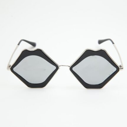 Black / silver lips