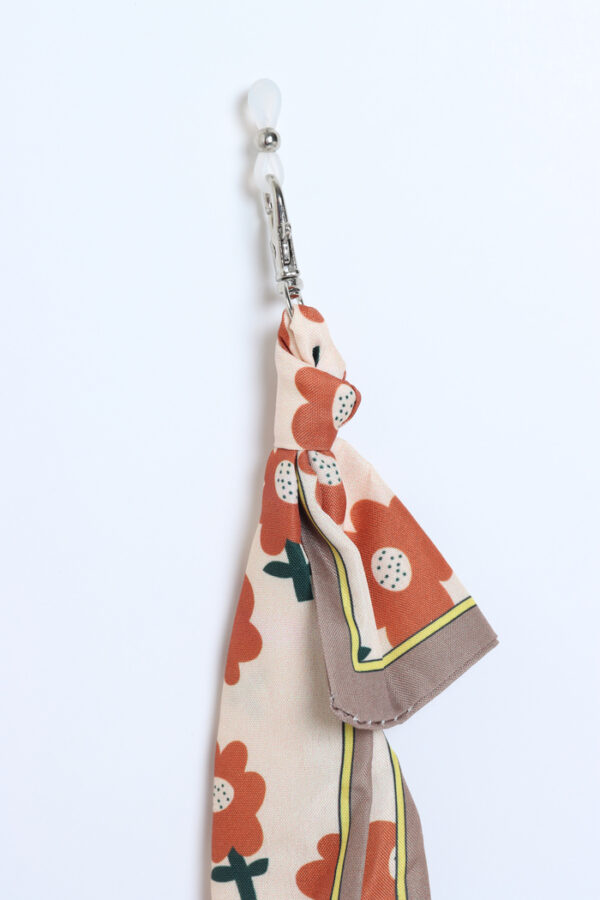 Strap silk flower touch